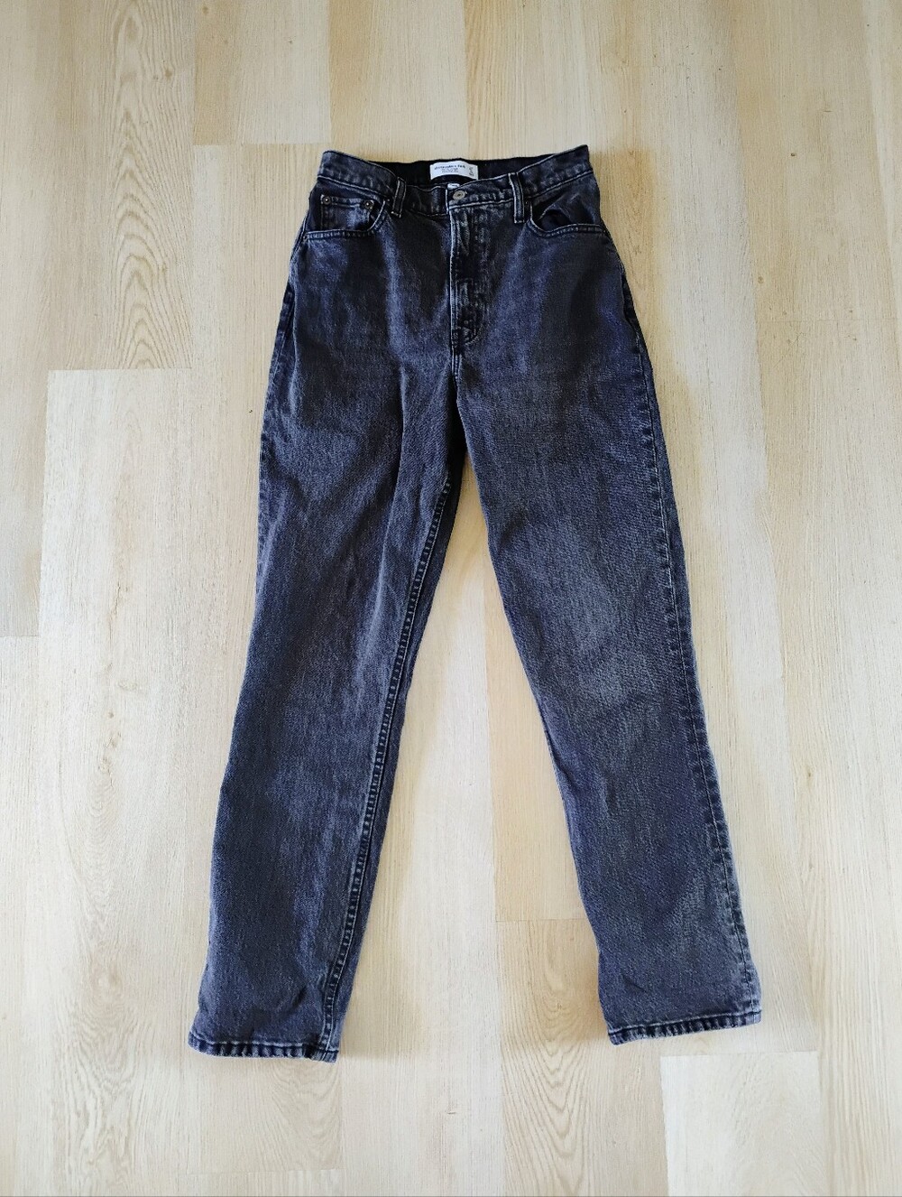 Abercrombie & Fitch Women's Washed Black Straight Jeans